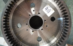 Шестерня бортового редуктора с 4 отв.67зуб с внутренним зацеплением CDM855