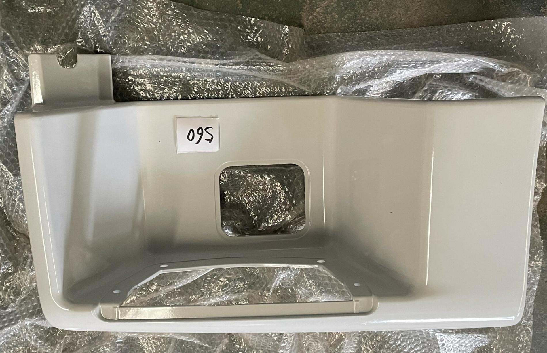 Подножка левая пластик белая тягач C7H SITRAK 812W61510-0803