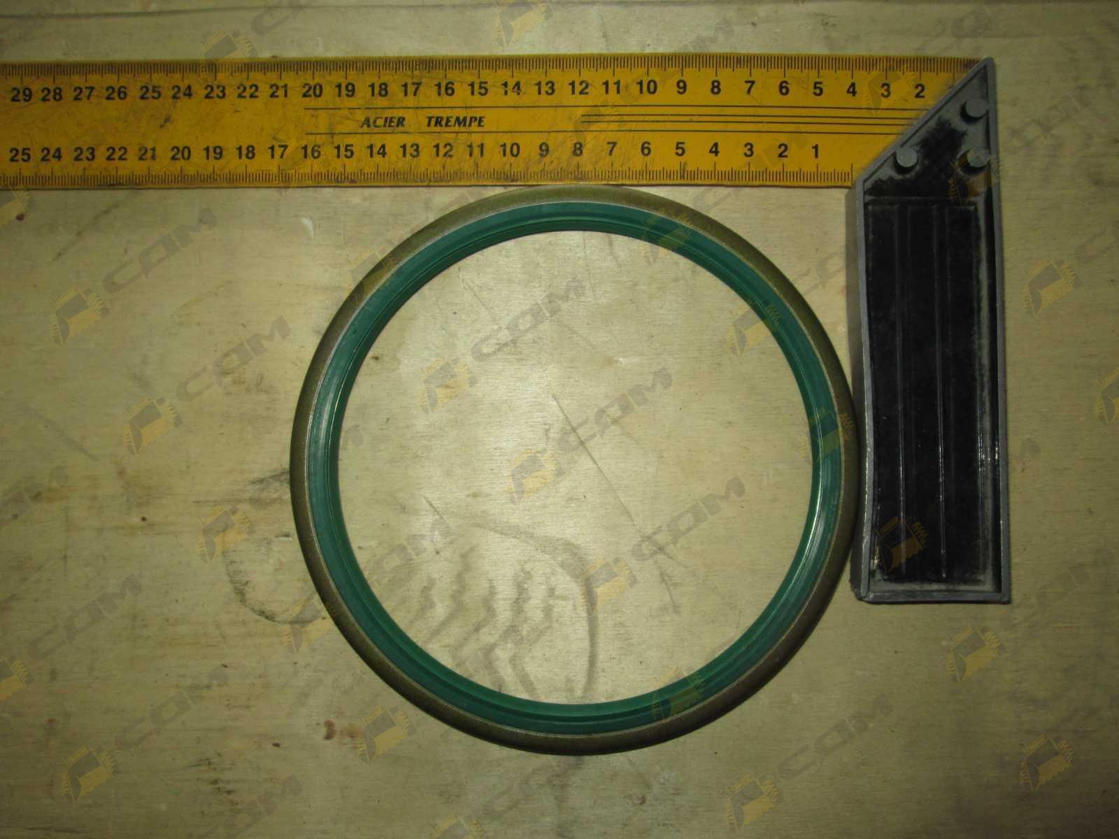 Сальник бортового редуктора 140х163х10,5 CDM855F