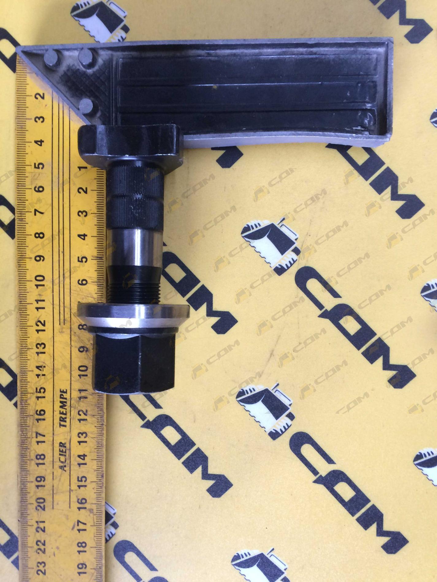 Шпилька + гайка переднего колеса HOWO AZ9100410104