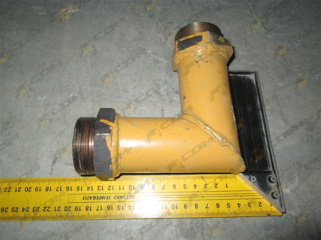 Трубка возврата масла в гидробак(уголок) CDM855 LG855.07.11